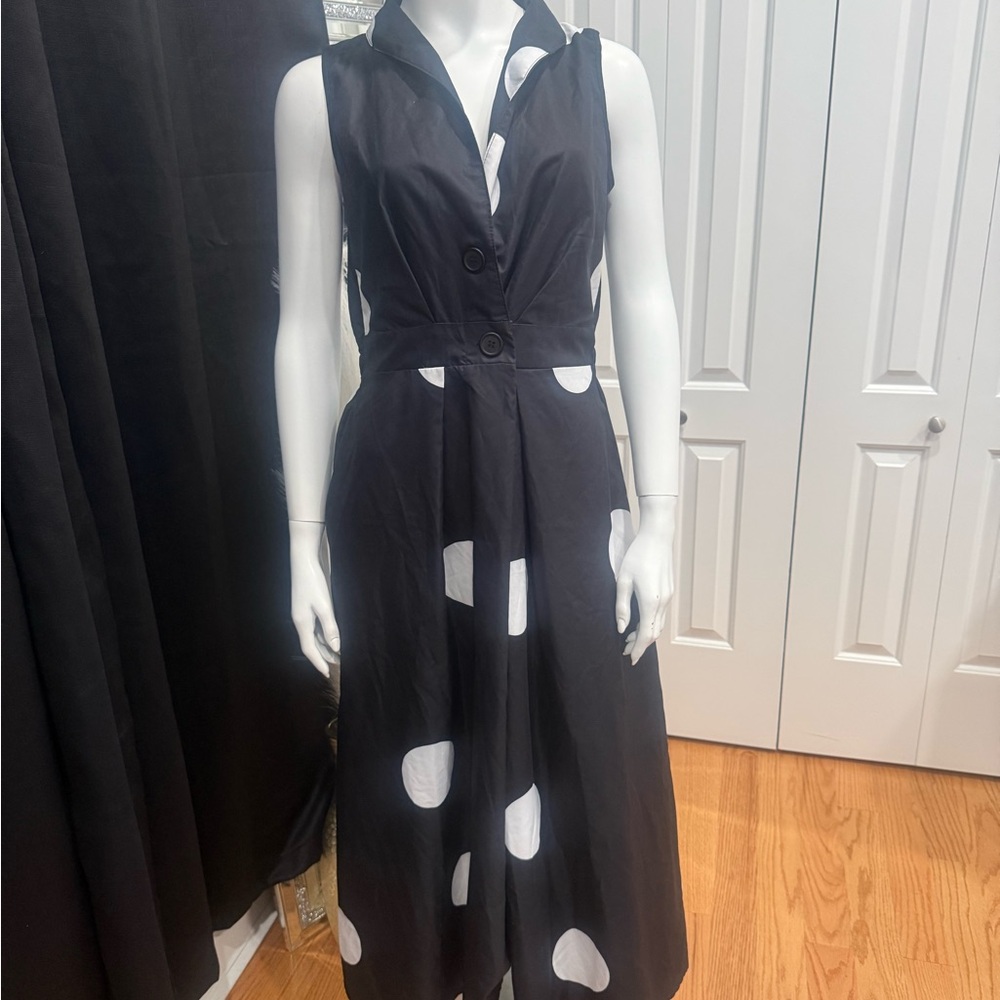 Black and White Polka Dot Sleeveless Dress - Picture 2 of 4